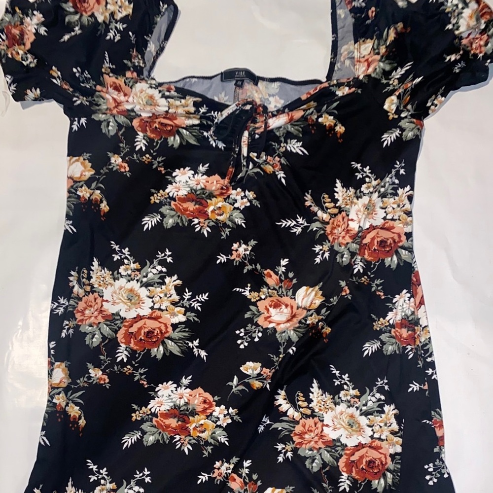 Summer Dress! Ties in the front, very cute & Comfortable.